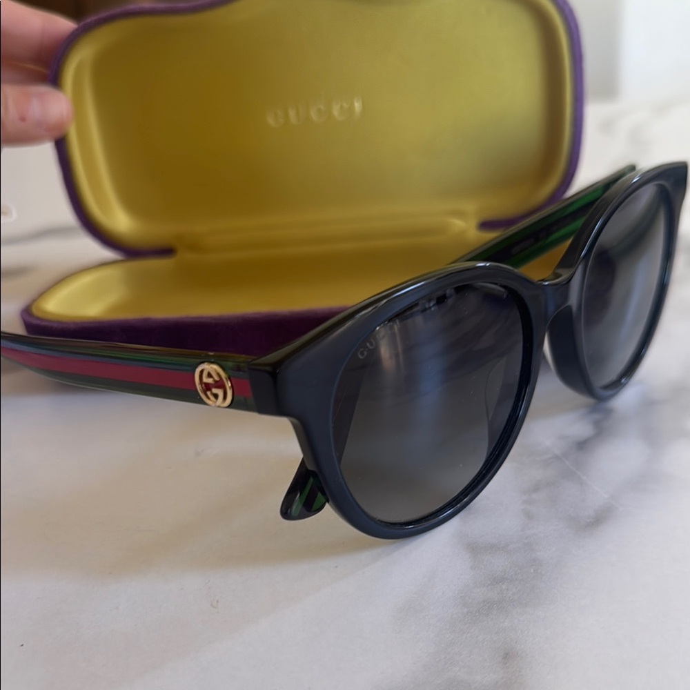 Gucci Black and Green Sunglasses